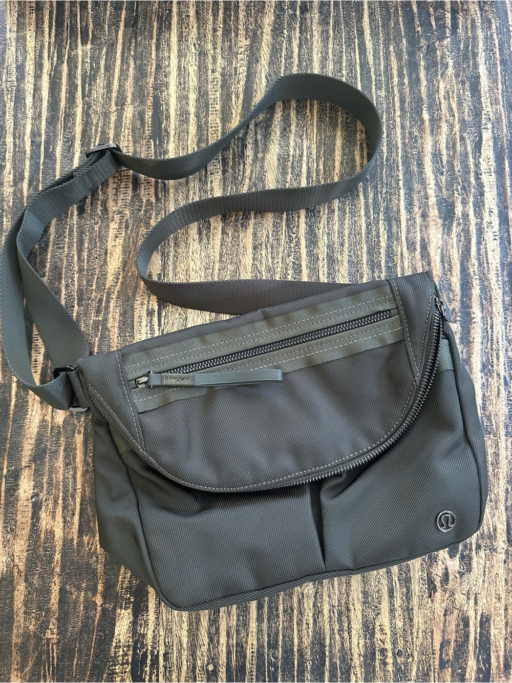 Lululemon Festival Bag in Olive with adjustable straps